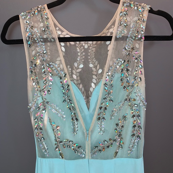 Beautiful Tiffany Blue Gown (grad / bridesmaid) - Picture 3 of 7